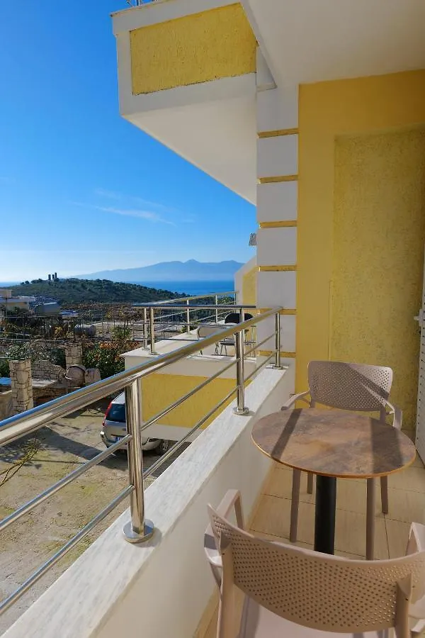 Apartment Sunny Holiday Sarande